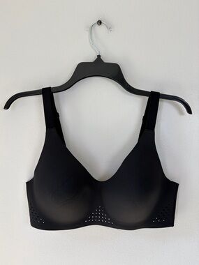 Victoria’s Secret Sport Black V-Neck Sports Bra Workout Athletic Gym